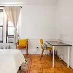89-2r 1br Upper East Side * New York