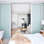 78-4B New Quality 1Br W&D In Unit Skylights