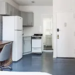 Cozy Studio! Steps To Central Park & Upper E Side!, June To Aug 90 Days Stay Required