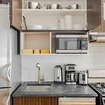 Blueground Hells Kitchen Washer Nr Times Square Nyc-1875