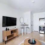 Apartment 78-4b New Quality 1br W&d In Unit Skylights