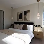 Rare Luxurious 1 Block From Time Square * New York