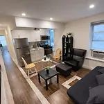 Next To Manhattan 2 Bedrooms Apartment - Subway 20 Steps, Manhattan 1 Stop