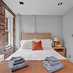 Midtown West Furnished Apartment 3Br