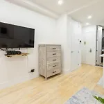 1597-13 I Brand New Prime Upper East W&d Apartment New York