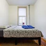 Inspire The Vibrant Energy Of Columbia Apartment *