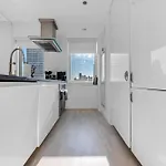 Apartment Lavish Two-story Retreat In The Heart Of Manhattan *