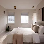 Rare Luxurious 1 Block From Time Square New York