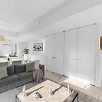 Apartment Lavish Two-story Retreat In The Heart Of Manhattan