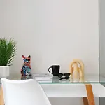 78-4b New Quality 1br W&d In Unit Skylights Apartment *