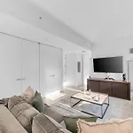 Apartment Lavish Two-story Retreat In The Heart Of Manhattan New York