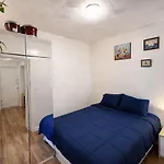 Apartment Next To Manhattan 2 Bedrooms - Subway 20 Steps, Manhattan 1 Stop *