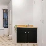 Apartment 89-2r 1br Upper East Side *