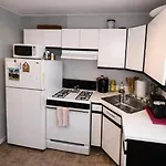 Next To Manhattan 2 Bedrooms - Subway 20 Steps, Manhattan 1 Stop Apartment