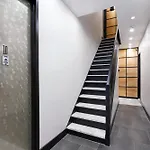 78-4b New Quality 1br W&d In Unit Skylights Apartment *