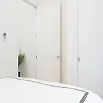 78-4d Quality 1br W&d Skylight By Park