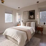 Rare Luxurious 1 Block From Time Square