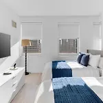 Lavish Two-story Retreat In The Heart Of Manhattan Apartment New York