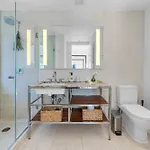 Apartment Lavish Two-story Retreat In The Heart Of Manhattan