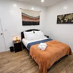 Apartment Next To Manhattan 2 Bedrooms - Subway 20 Steps, Manhattan 1 Stop *