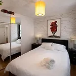 Next To Manhattan 2 Bedrooms - Subway 20 Steps, Manhattan 1 Stop New York