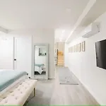 Luxury 2br Duplex 5min To Park Apartment