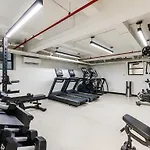 52-3De Newly Renovated 2Br Bth Midtown East