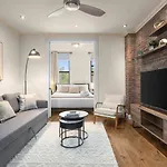 Apartment Stylish East Side Escape Steps From Fun *