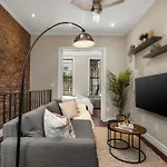 Sophisticated Stay In Vibrant Manhattan