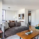 Blueground Midtown West Gym Ac Nr Times Sq Nyc-1741