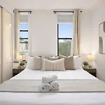 Stylish East Side Escape Steps From Fun * New York