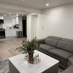 Pelham Parkway North