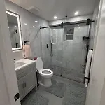 Pelham Parkway North