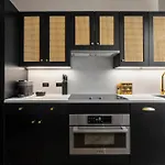 Freeman 801 By Rove Travel - Studio With Shared Amenities