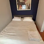 Trendy 5-Bedroom Home In Nyc Prime Location