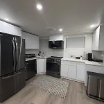 Pelham Parkway North