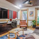 Villa Charming Garden Lvl Brownstone