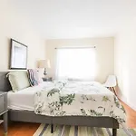 Stunning 3 Bed Fully Furnished Apt