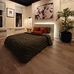 Modern Loft Apartments, Stylish Design Near Midtown * New York