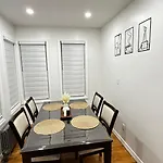 Cozy 2-person Near Jfk Airport & Shopping Area New York