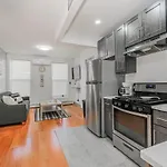 Spacious 3Br Apt With Quick Manhattan Access And Free Parking