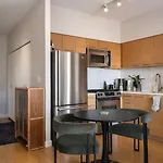 Stylish Midtown Escape Near Bryant Park