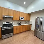 Hazari House Pine St