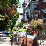 Lefferts Manor 3*