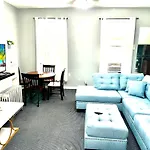 3 Bedrooms Huge Apt In Lic, Very Next To Manhattan