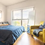 Beautiful Modern Studio In Luxury Building
