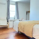 Cozy Private Room In Downtown Flushing