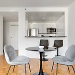 Blueground Hells Kitchen Washer Nr Times Square Nyc-2074