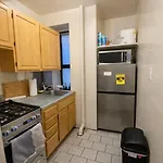 Bright & Modern Apartment Near Subway & Columbia