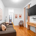 2-Bedroom Apartment In Hells Kitchen - Manhattan!